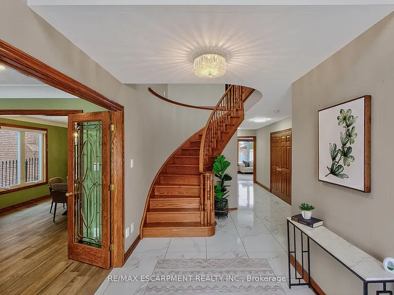41 Candor Cres — Photo 13