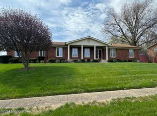 9010 Shevie Dr, Louisville, KY 40272