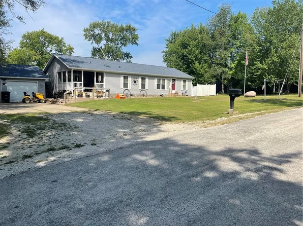 605 Dill St, Paris, IL 61944