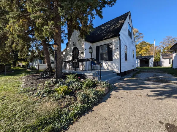 2225 Medina Ave, Columbus, OH 43211