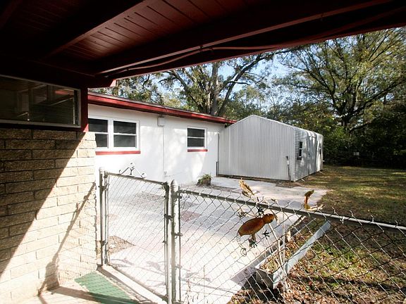 3rd image of 1633 Chateau Dr