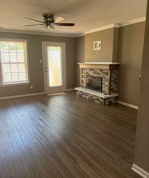 954 Rosemary Cir — Photo 4