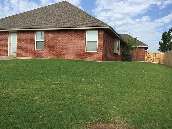 3rd image of 10212 Ashford Dr