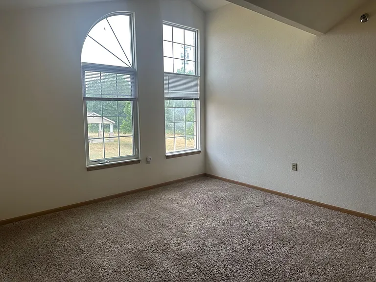 Madison Apartments — Photo 92