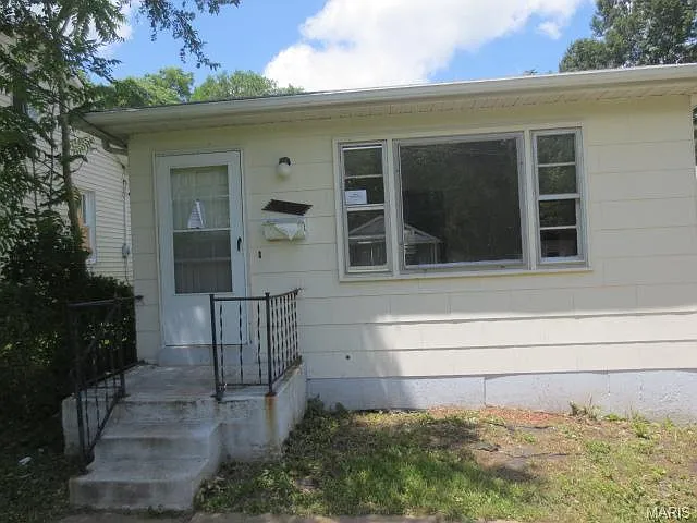 5541 Hamilton Ave photo 1