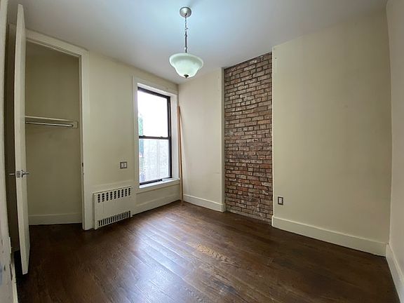 5th image of 153 Starr St #4
