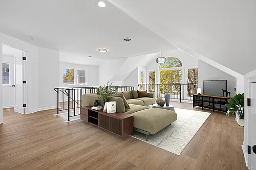 426 Main St #G Photo 1