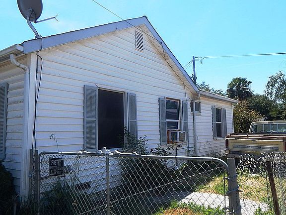 3rd image of 2309 Michigan Blvd