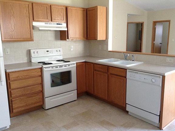 4th image of 1708 Clover Dr