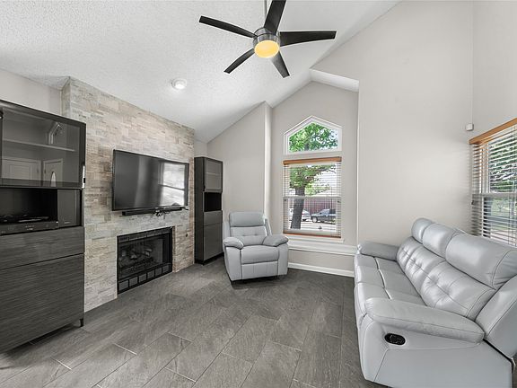 5th image of 2539 Melissa Ln
