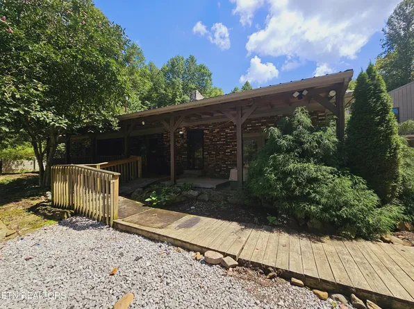 319 Kinningham Branch Rd, Walker, KY 40997
