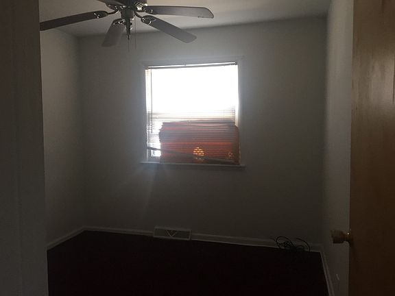 3rd image of 16343 Hermitage Ave
