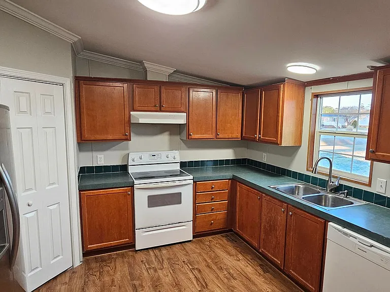 114 Pittman Rd — Photo 10