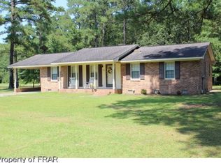 1521 Alexander St, Fairmont, NC 28340