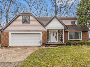 15339 Silver Ridge Rd, Linden, MI 48451