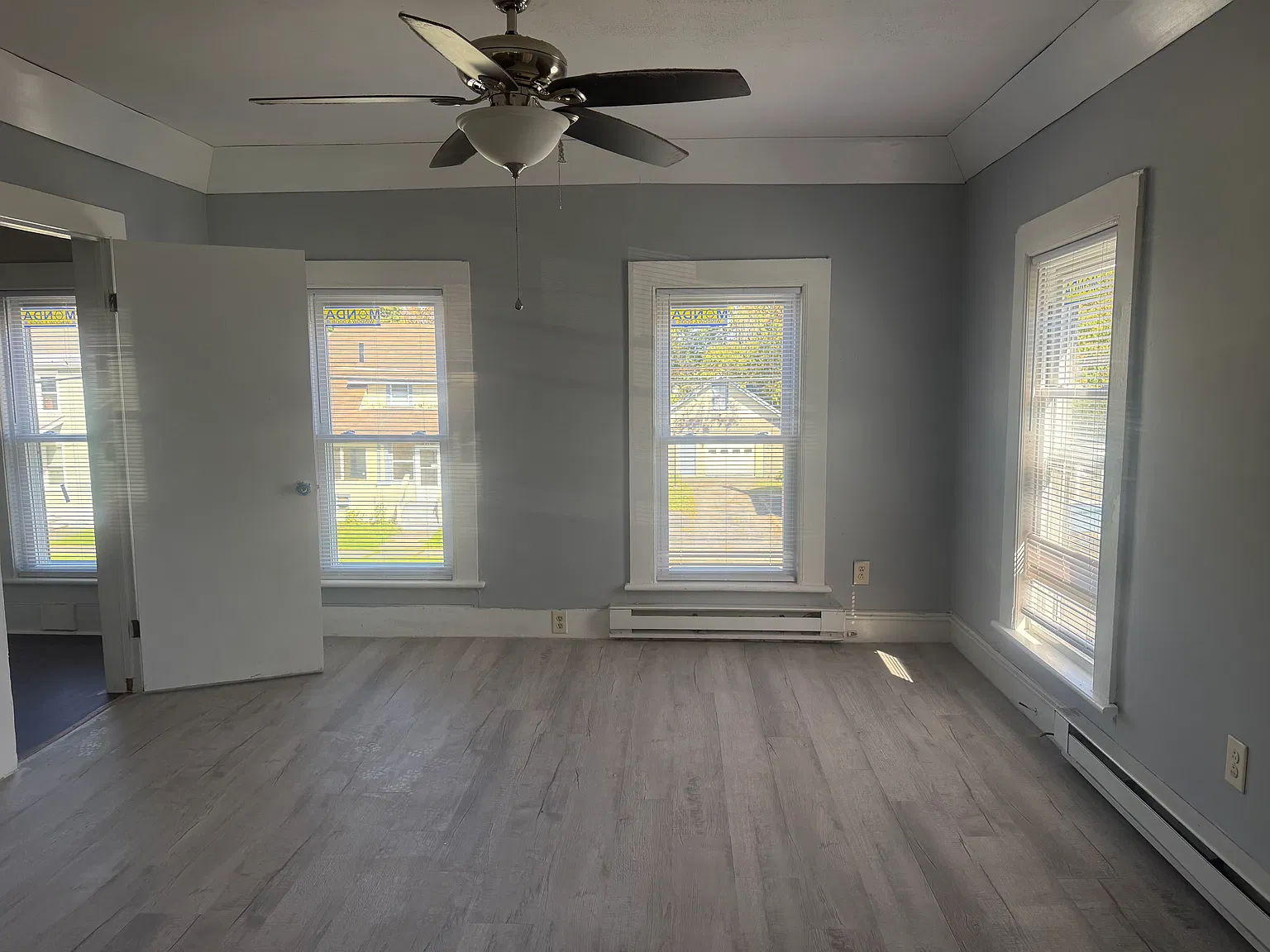 3 bed, 1200 sqft, $1,700 — Photo 2