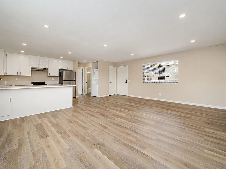 241 Ocean View Ave #O — Photo 5