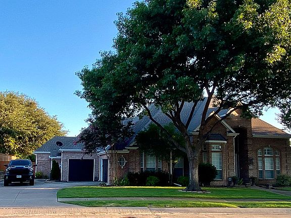 4th image of 6413 Wildwood Dr