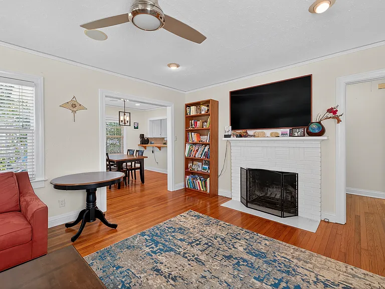 712 Shell St — Photo 13