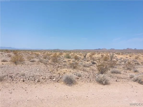 16011 S Lynn Ave, Yucca, AZ 86438