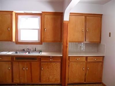 3rd image of 13910 Wainstead Ave
