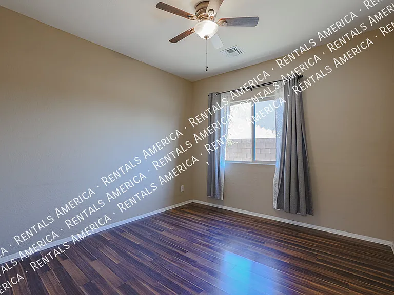 2954 E Coconino Dr — Photo 28