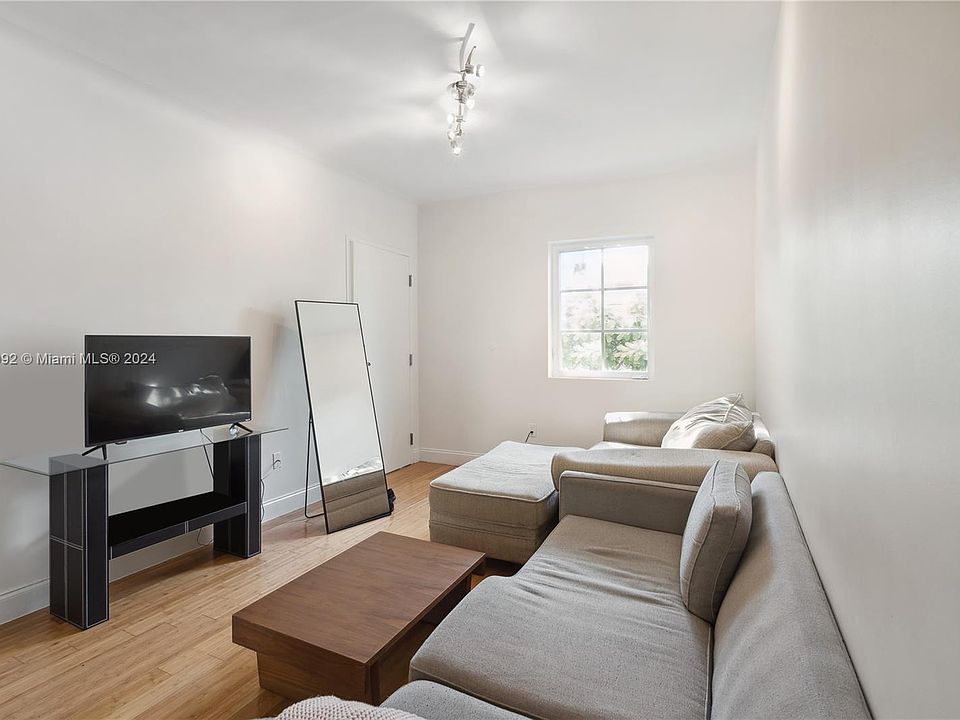 1st image of 1510 Meridian Ave APT 12