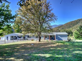 2001 Wards Creek Rd, Rogue River, OR 97537