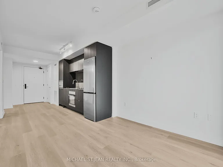 1 Jarvis St #726 — Photo 13