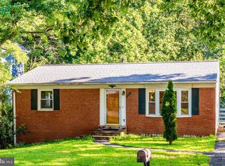13805 Fulmer Dr, Chantilly, VA 20151