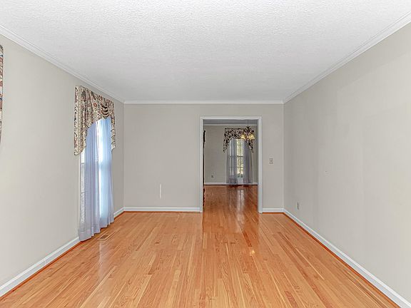 4th image of 119 University Circle