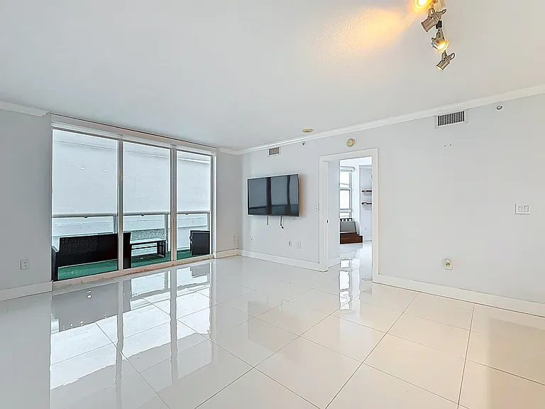 347 N New River Dr E #706 — Photo 15