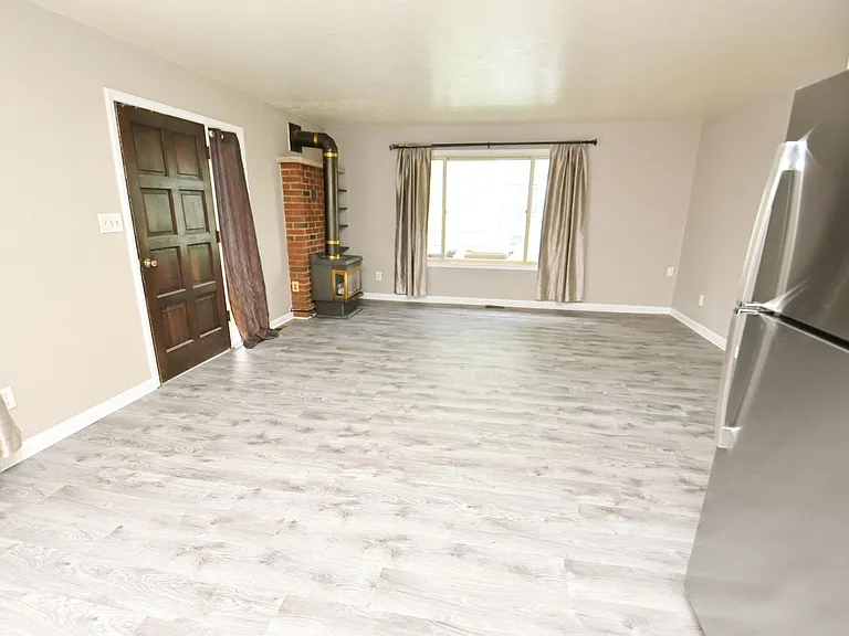 1023 Oakland St — Photo 5
