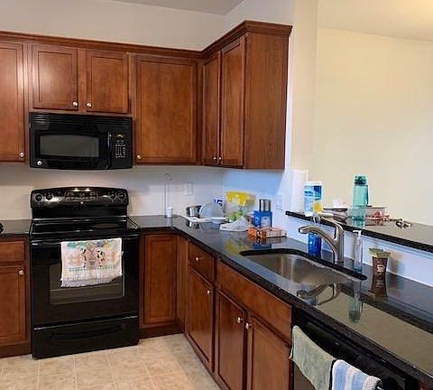3rd image of 7095 Pioneer Dr