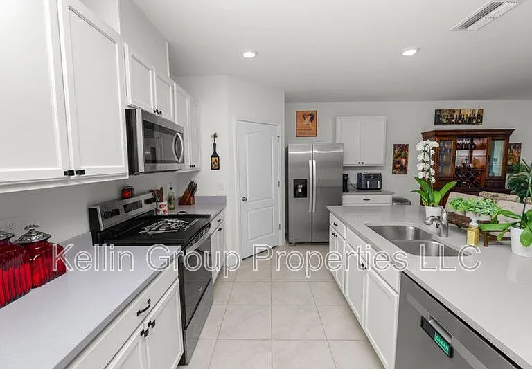833 Ambleside Dr — Photo 12