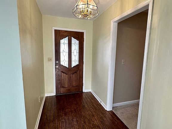 5th image of 141 Victoria Dr