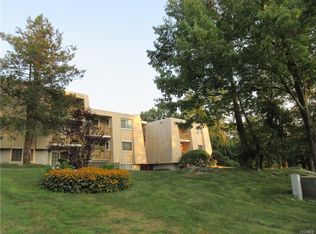 508 Fox Run Ln, Carmel, NY 10512