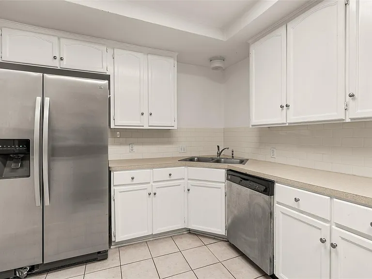 2202 W Main St — Photo 12