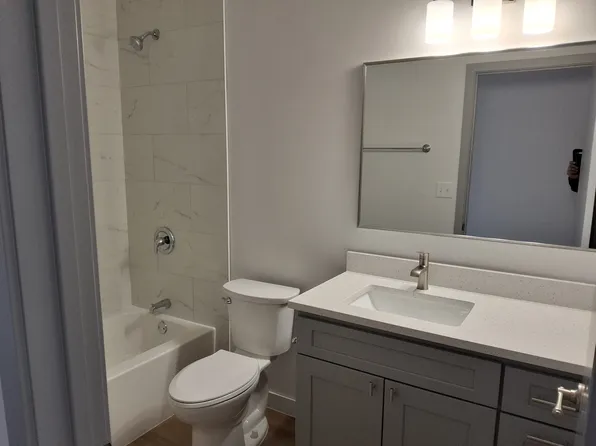 9522 S 53rd Ave #2S, Oak Lawn, IL 60453