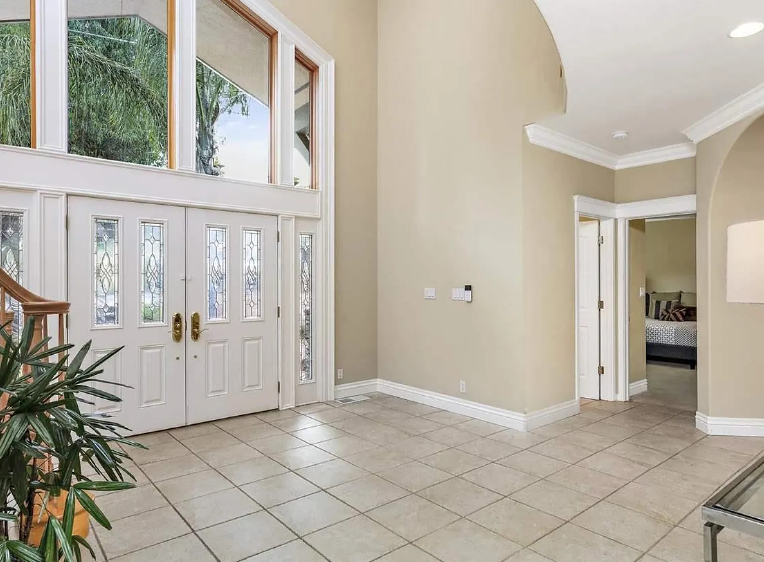 3 bed, 2200 sqft, $5,700 — Photo 3
