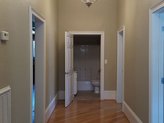 2nd image of 513 S Jefferson St