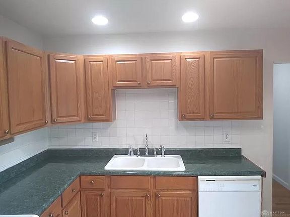5th image of 1153 Fyffe Ave