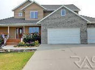 206 Ridge View Rd, Beaver Creek, MN 56116