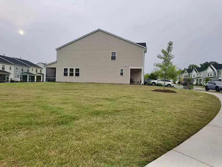 5851 Woodlawn Dr — Photo 5