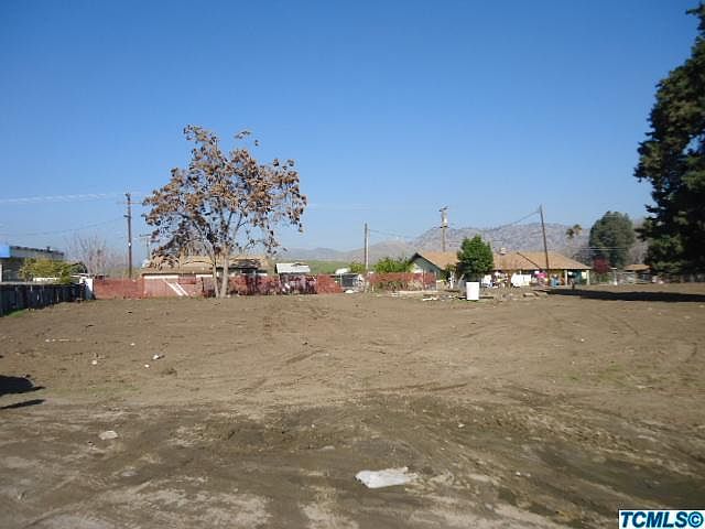 2nd image of 1190 E Springville Avenue