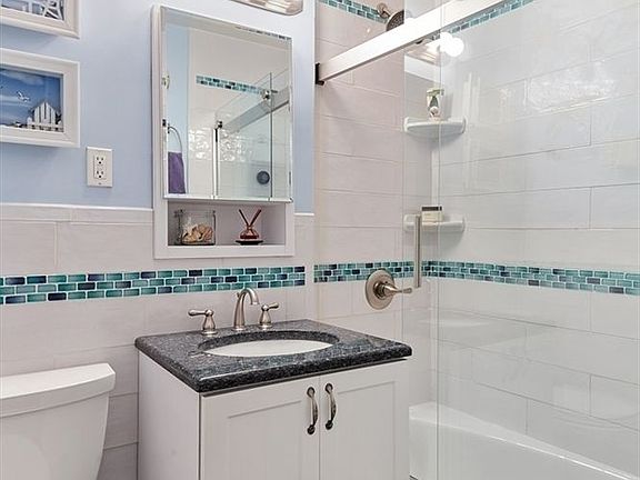 5th image of 225 E 57th St APT 5M