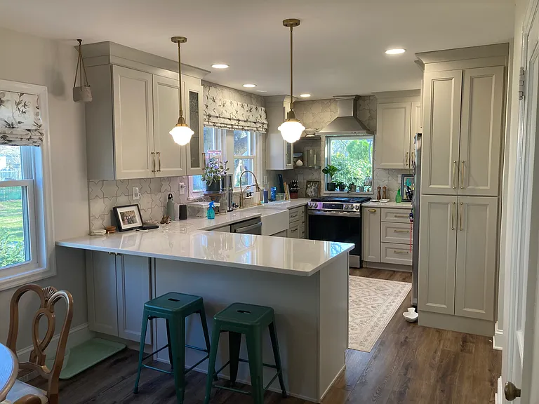 247 W Franklin Ave — Photo 4