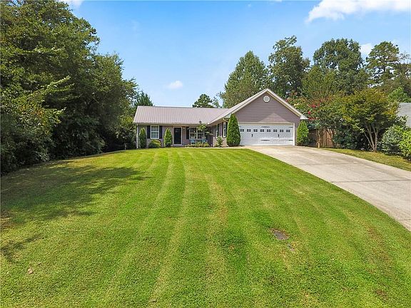 3rd image of 7718 Elm Cir