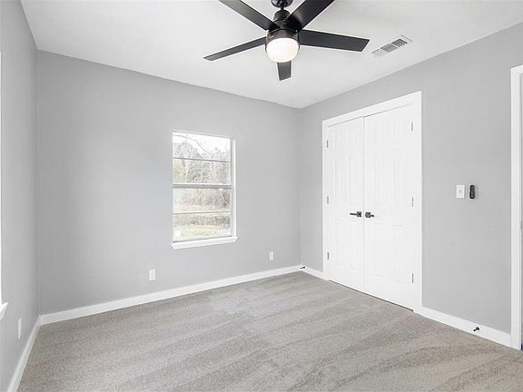 3rd image of 7720 Avenue