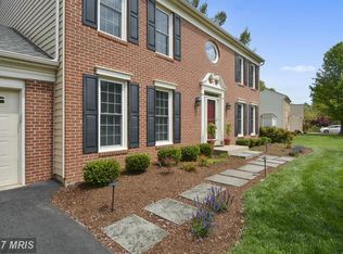 11694 Gilman Ln, Herndon, VA 20170